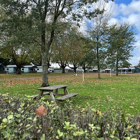Cambridge Top 10 Holiday Park Esterno foto