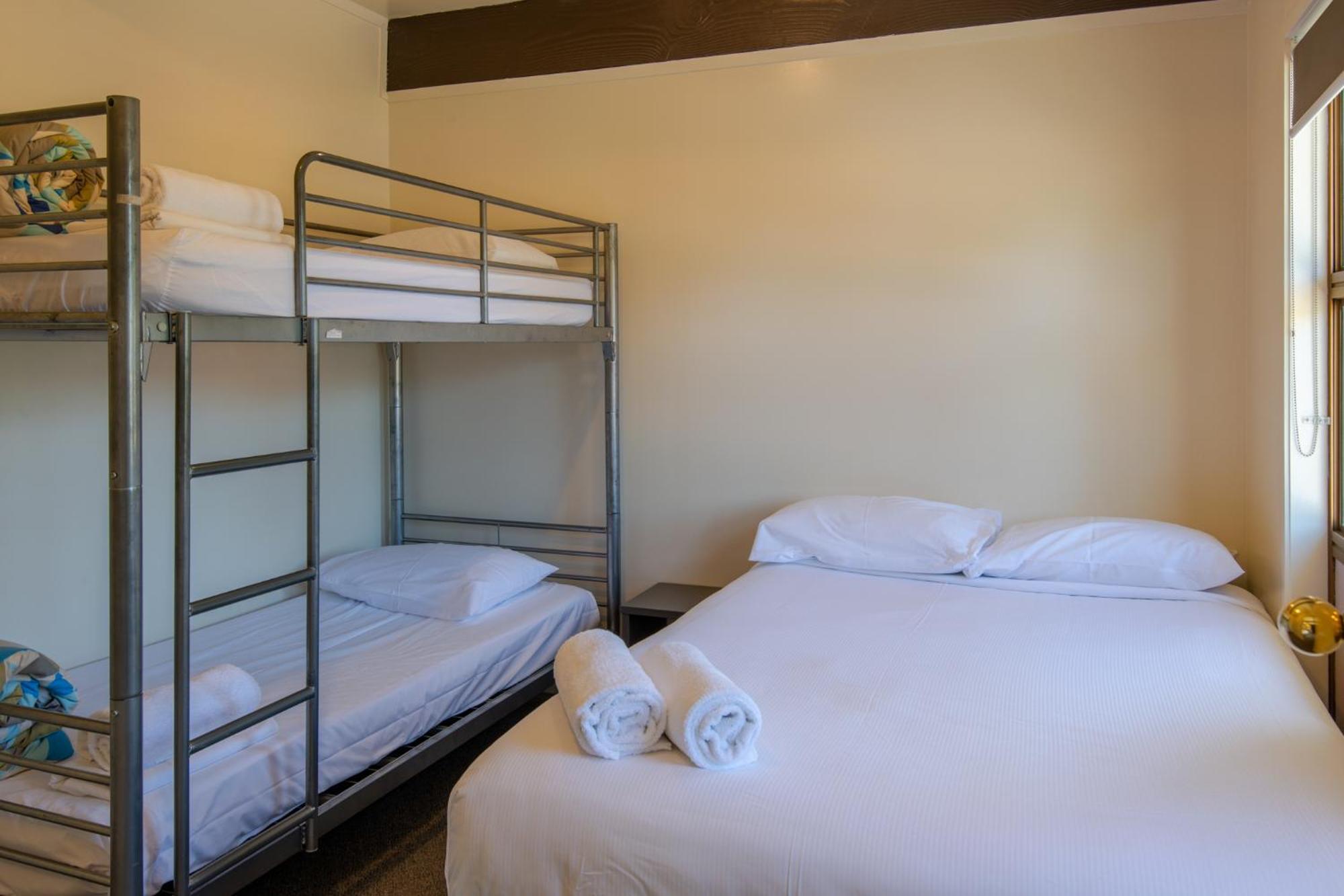 Cambridge Top 10 Holiday Park Esterno foto