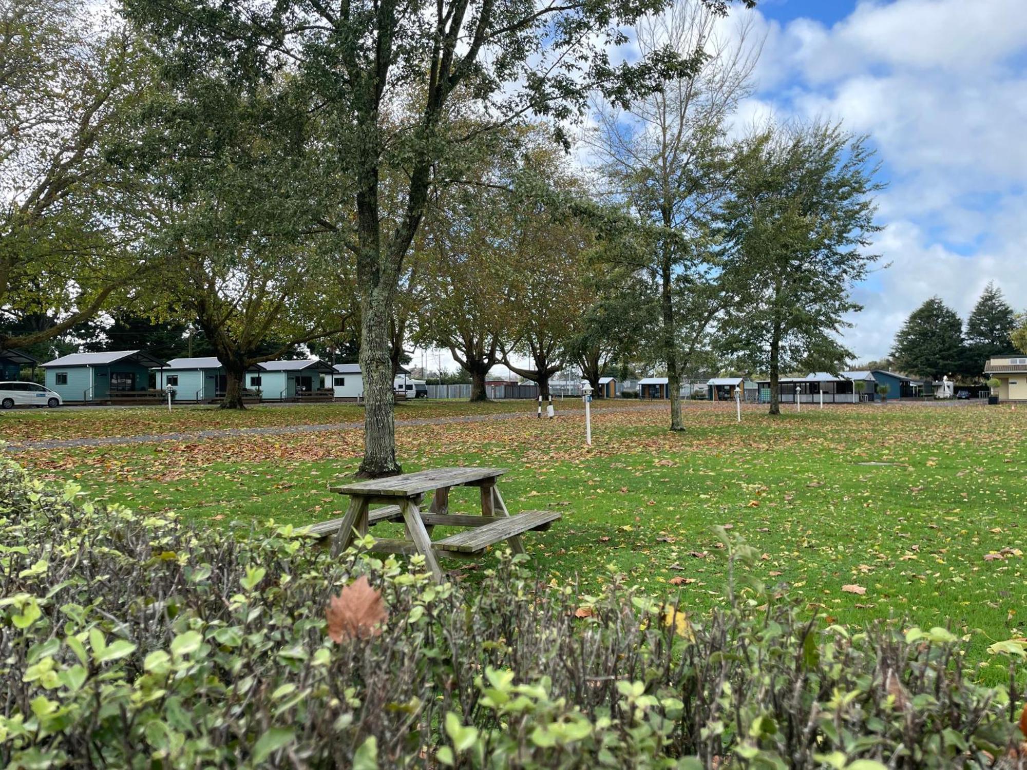 Cambridge Top 10 Holiday Park Esterno foto