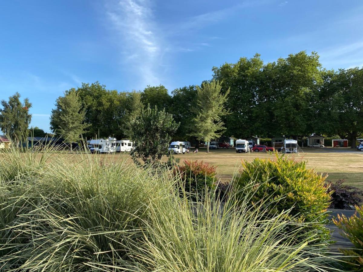 Cambridge Top 10 Holiday Park Esterno foto
